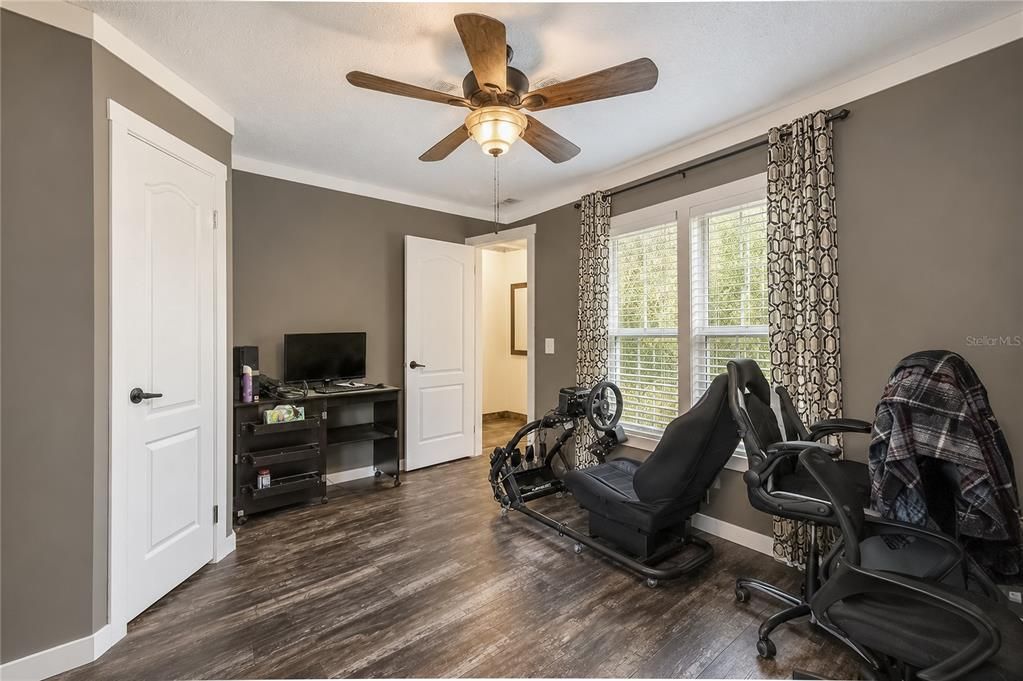 Active With Contract: $300,000 (3 beds, 2 baths, 1800 Square Feet)