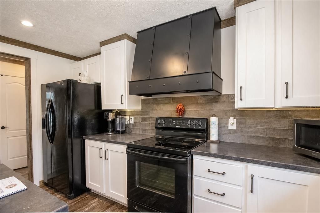 Active With Contract: $300,000 (3 beds, 2 baths, 1800 Square Feet)
