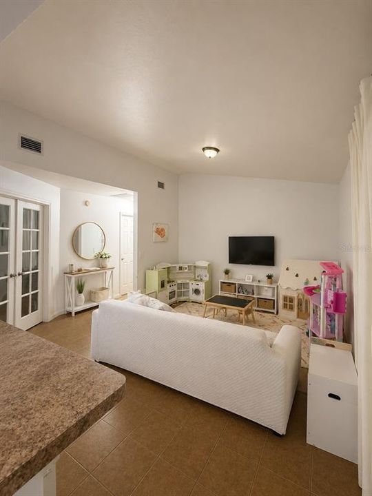 For Rent: $2,300 (4 beds, 2 baths, 1844 Square Feet)