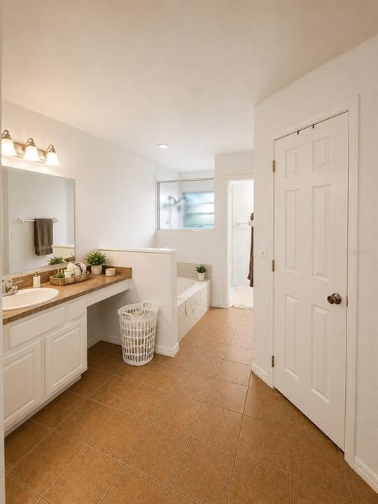 For Rent: $2,300 (4 beds, 2 baths, 1844 Square Feet)