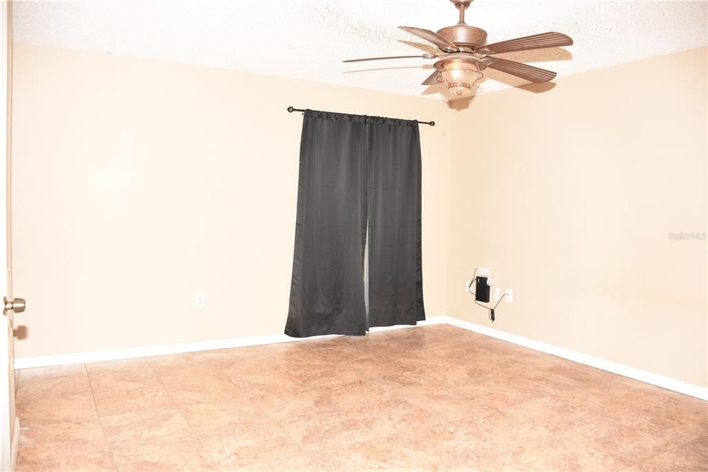 For Sale: $125,000 (2 beds, 2 baths, 1200 Square Feet)