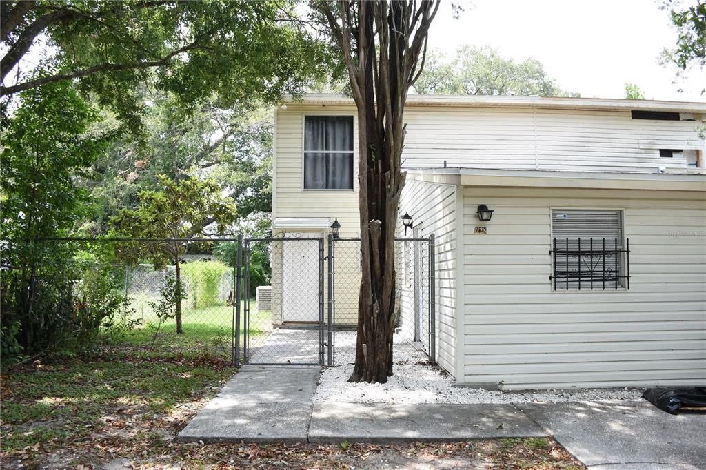 For Sale: $125,000 (2 beds, 2 baths, 1200 Square Feet)
