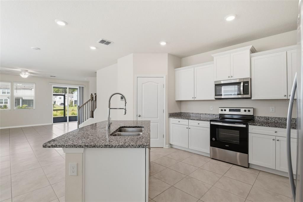 For Sale: $280,000 (3 beds, 2 baths, 1795 Square Feet)