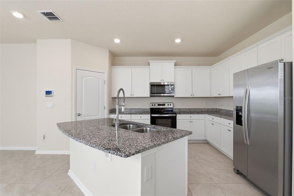 For Sale: $280,000 (3 beds, 2 baths, 1795 Square Feet)