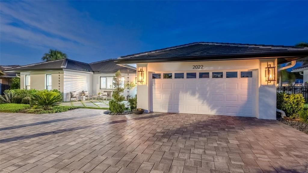 For Sale: $1,995,000 (4 beds, 3 baths, 2276 Square Feet)