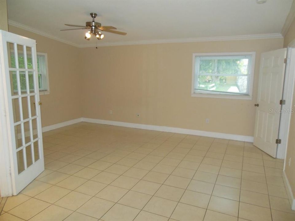 For Rent: $2,500 (4 beds, 2 baths, 1700 Square Feet)