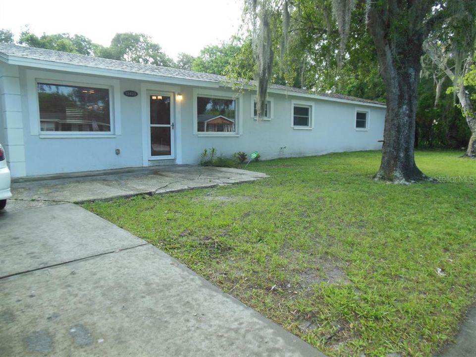 For Rent: $2,500 (4 beds, 2 baths, 1700 Square Feet)