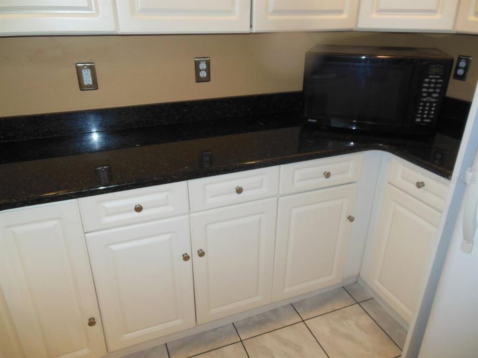 For Rent: $2,500 (4 beds, 2 baths, 1700 Square Feet)