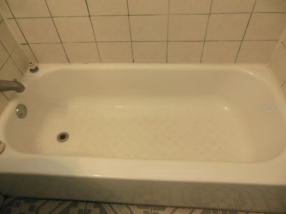 For Rent: $2,500 (4 beds, 2 baths, 1700 Square Feet)