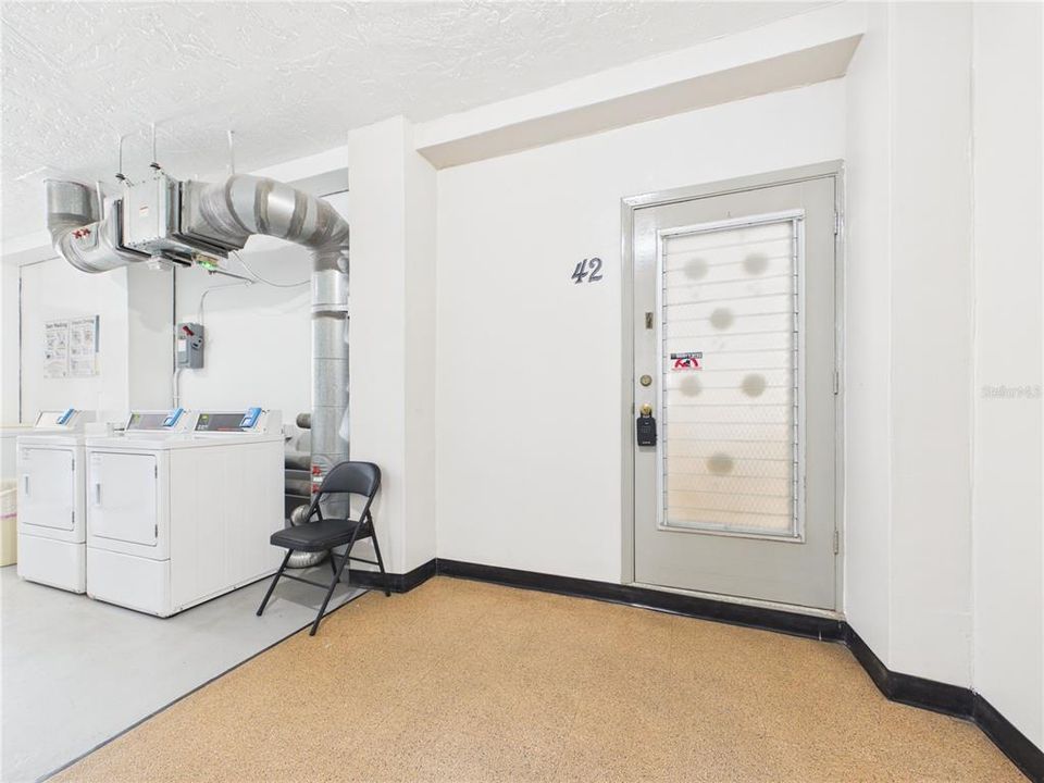 For Rent: $1,350 (2 beds, 1 baths, 1100 Square Feet)