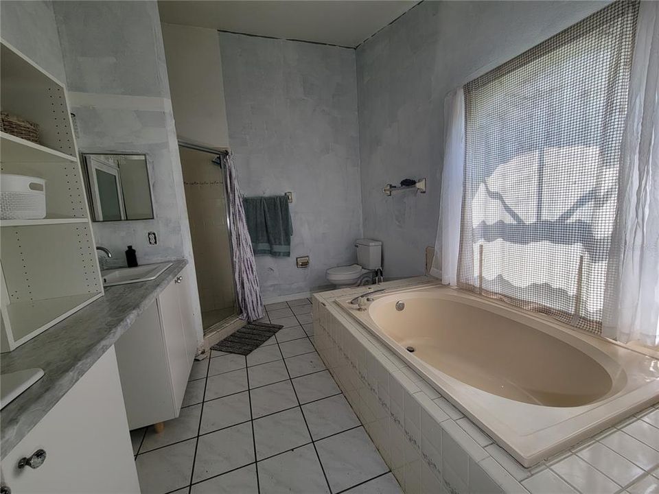 На продажу: $259,900 (3 спален, 2 ванн, 1759 Квадратных фут)