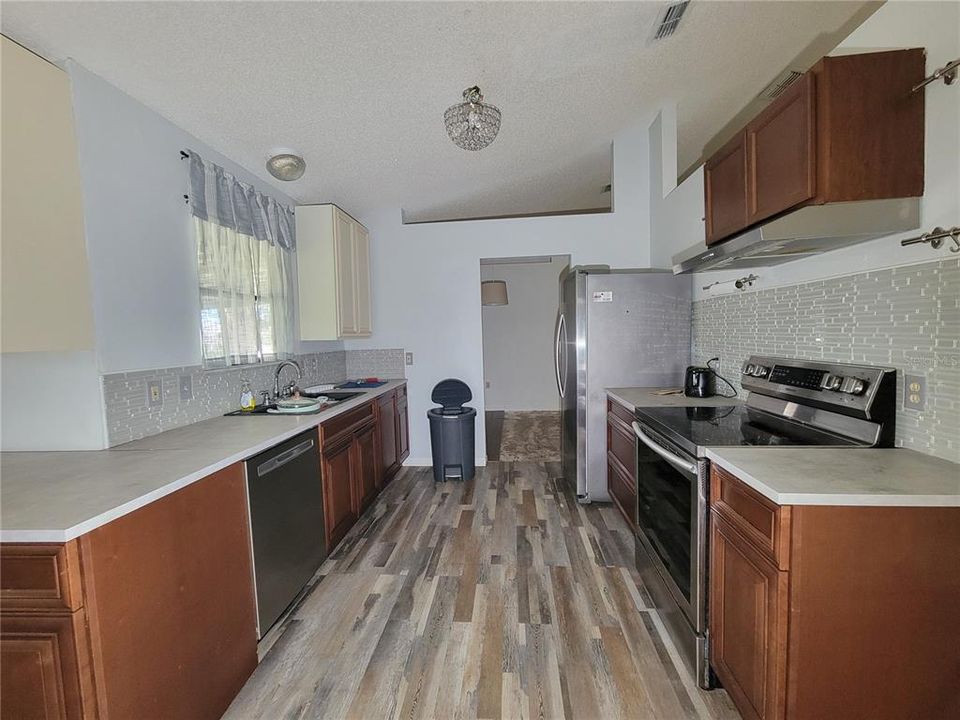 На продажу: $259,900 (3 спален, 2 ванн, 1759 Квадратных фут)