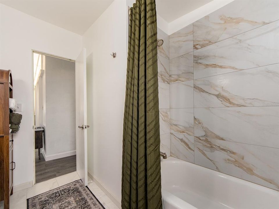 Active With Contract: $330,000 (2 beds, 2 baths, 1108 Square Feet)
