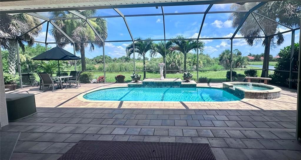 En Venta: $698,713 (3 camas, 3 baños, 2573 Pies cuadrados)