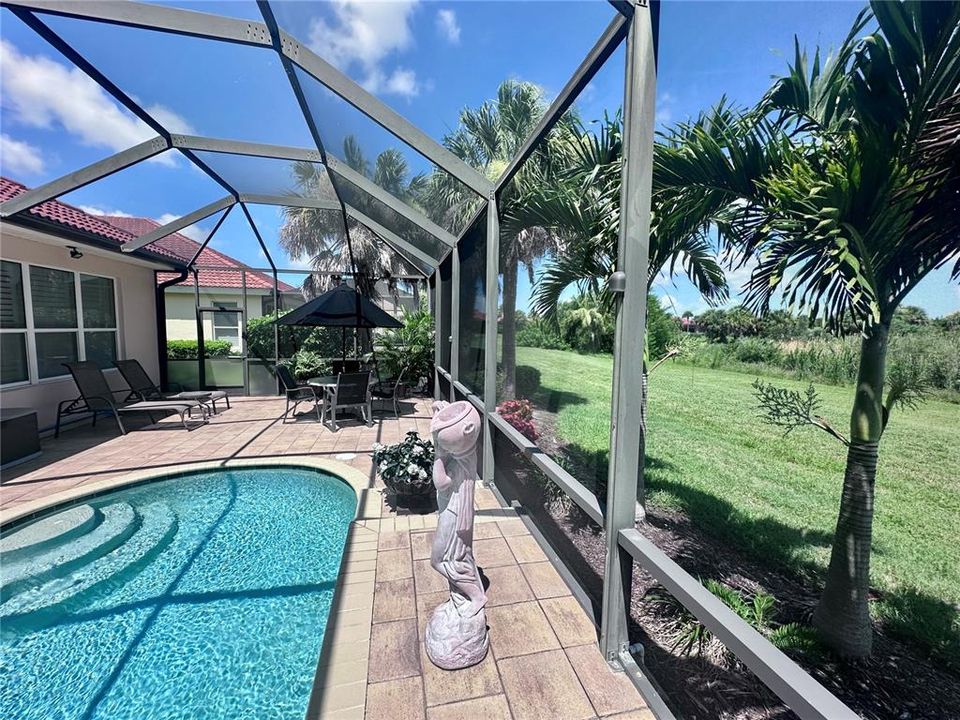 En Venta: $698,713 (3 camas, 3 baños, 2573 Pies cuadrados)