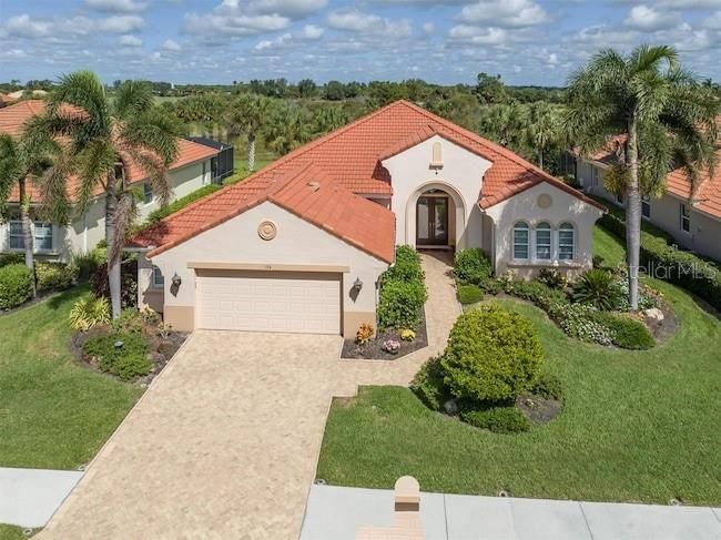 En Venta: $698,713 (3 camas, 3 baños, 2573 Pies cuadrados)