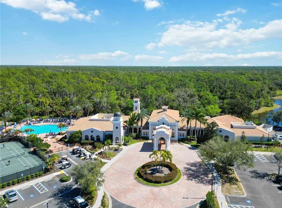 En Venta: $698,713 (3 camas, 3 baños, 2573 Pies cuadrados)