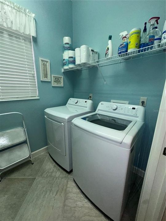 En Venta: $698,713 (3 camas, 3 baños, 2573 Pies cuadrados)