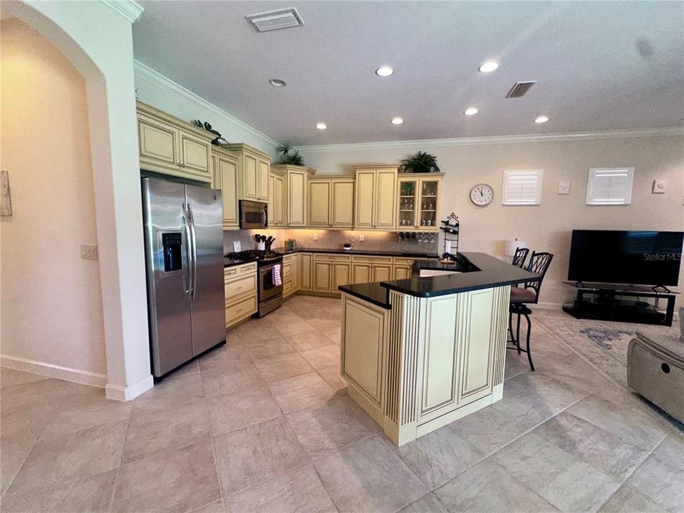 En Venta: $698,713 (3 camas, 3 baños, 2573 Pies cuadrados)