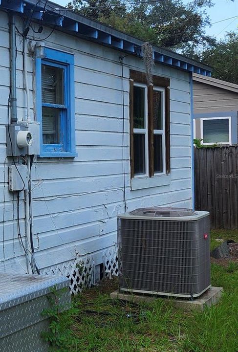 На продажу: $90,000 (2 спален, 1 ванн, 816 Квадратных фут)
