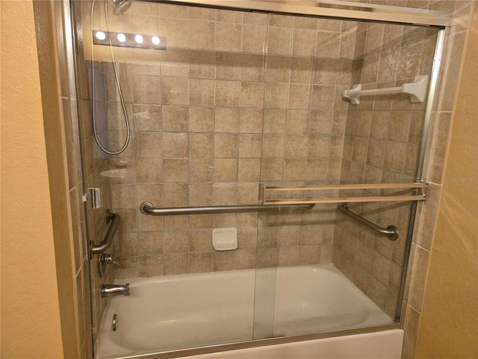 На продажу: $175,000 (3 спален, 2 ванн, 1244 Квадратных фут)
