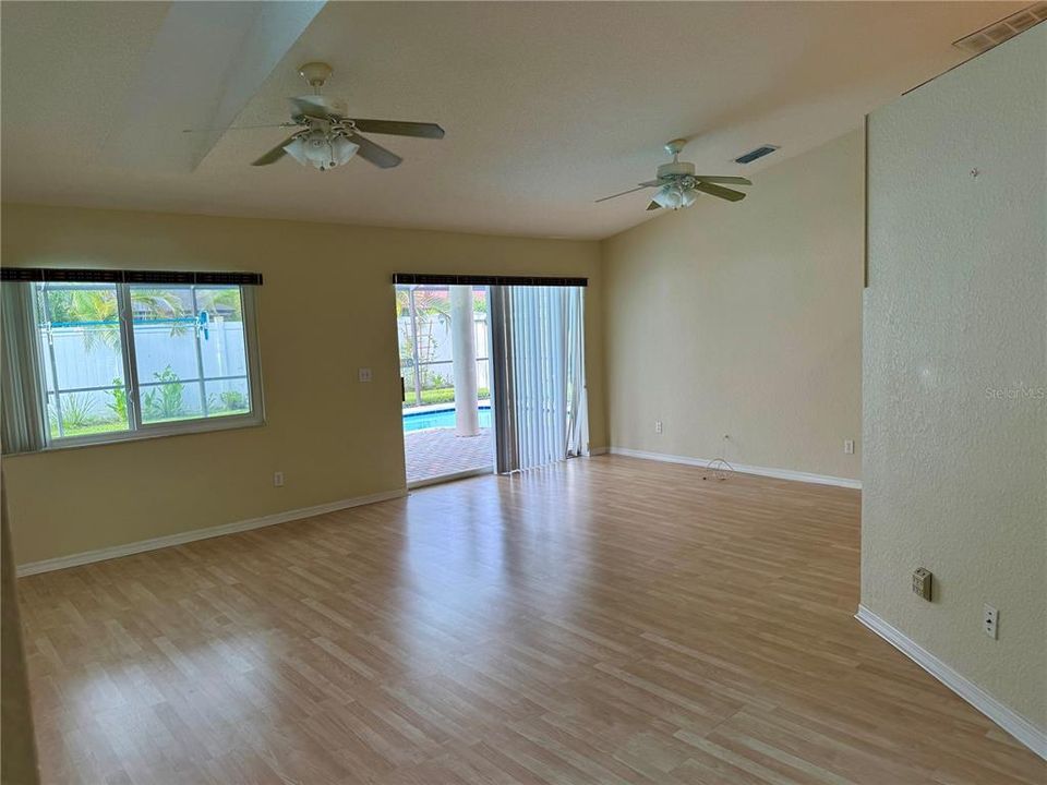 For Sale: $449,000 (3 beds, 2 baths, 1482 Square Feet)