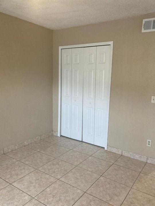 For Sale: $165,000 (2 beds, 2 baths, 905 Square Feet)