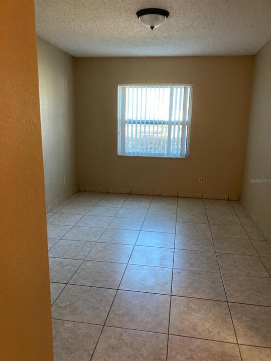 For Sale: $165,000 (2 beds, 2 baths, 905 Square Feet)