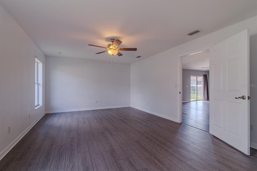 En Venta: $280,000 (3 camas, 2 baños, 1722 Pies cuadrados)