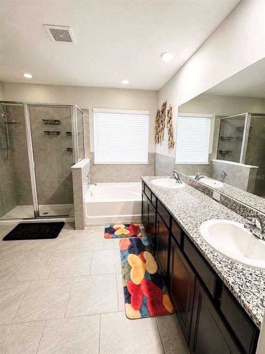 En Venta: $479,997 (4 camas, 3 baños, 2738 Pies cuadrados)
