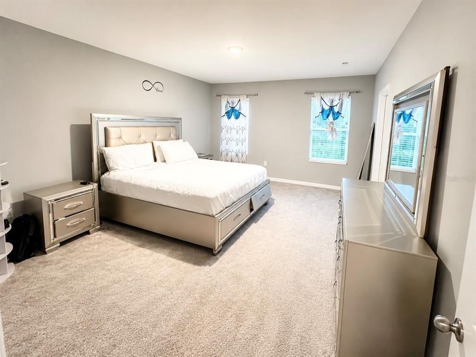 En Venta: $479,997 (4 camas, 3 baños, 2738 Pies cuadrados)
