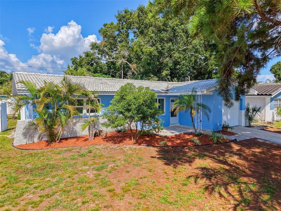 En Venta: $353,990 (2 camas, 2 baños, 904 Pies cuadrados)