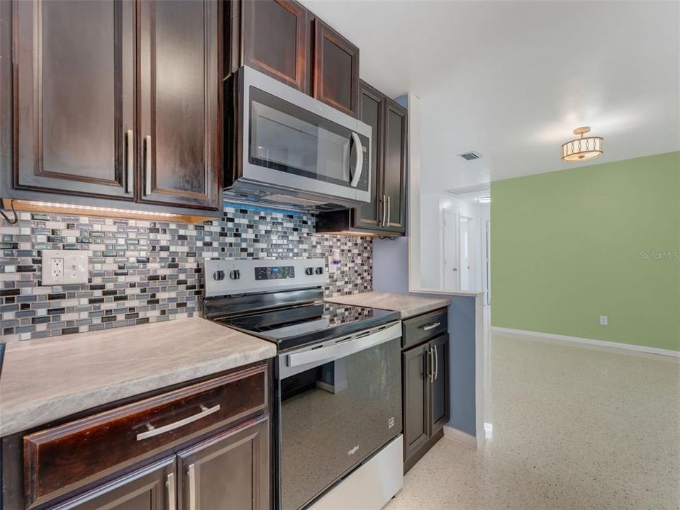 En Venta: $353,990 (2 camas, 2 baños, 904 Pies cuadrados)