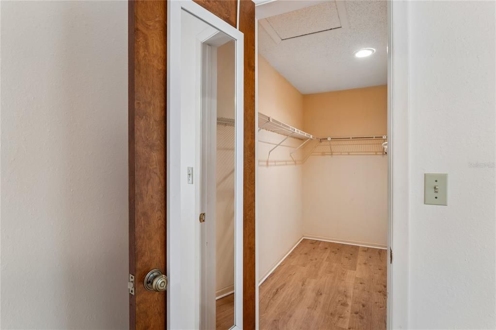 For Sale: $500,000 (3 beds, 2 baths, 1861 Square Feet)