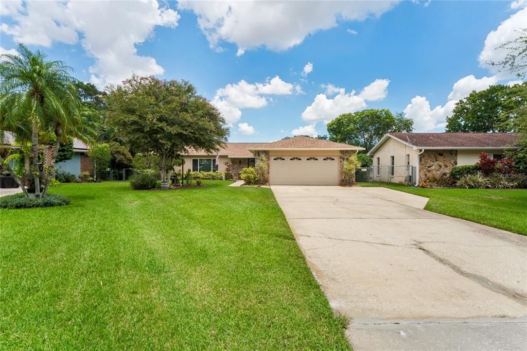 For Sale: $500,000 (3 beds, 2 baths, 1861 Square Feet)