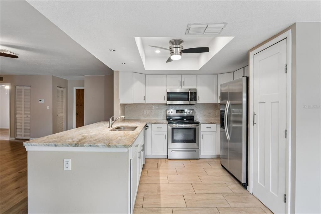 For Sale: $500,000 (3 beds, 2 baths, 1861 Square Feet)