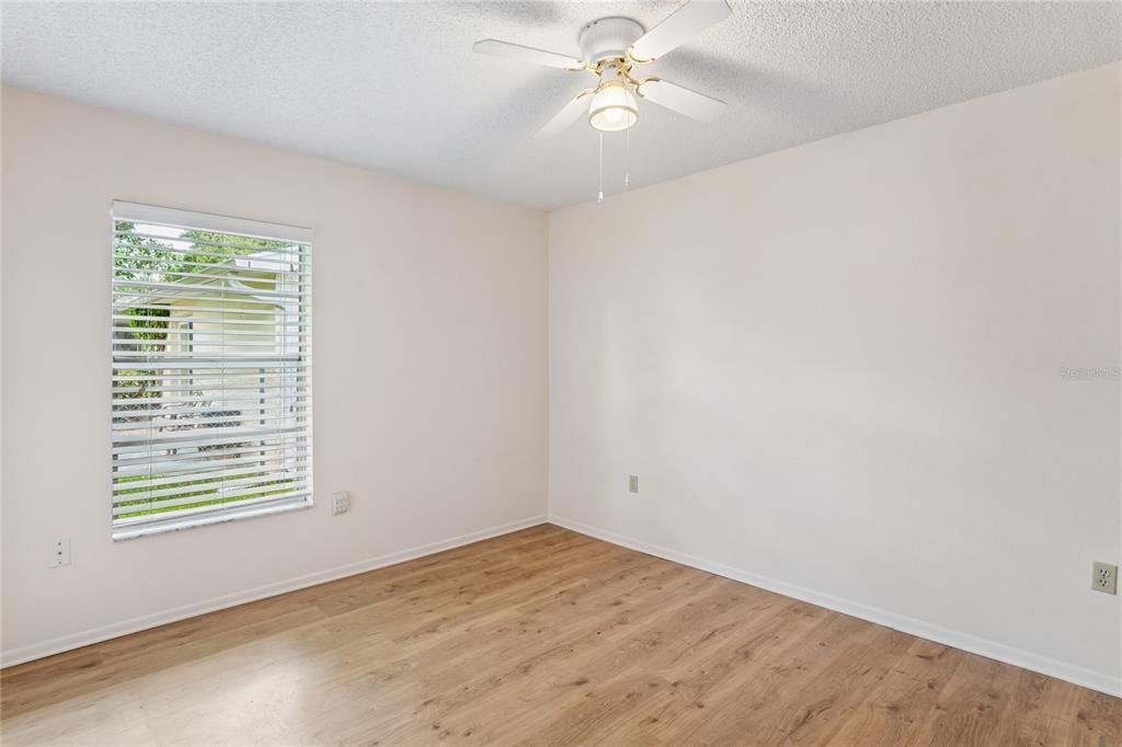 For Sale: $500,000 (3 beds, 2 baths, 1861 Square Feet)