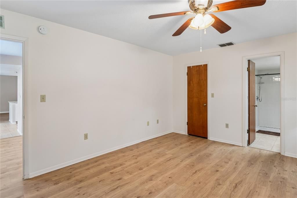 For Sale: $500,000 (3 beds, 2 baths, 1861 Square Feet)