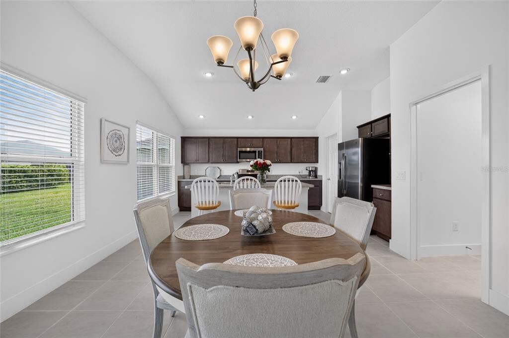 For Sale: $370,000 (3 beds, 2 baths, 1419 Square Feet)
