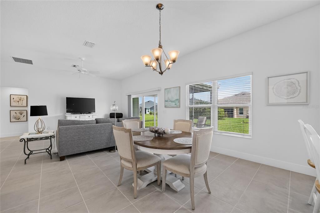 For Sale: $370,000 (3 beds, 2 baths, 1419 Square Feet)