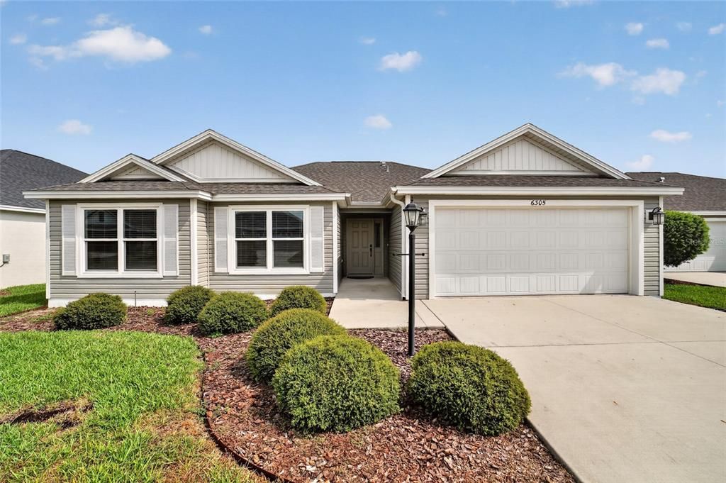 For Sale: $370,000 (3 beds, 2 baths, 1419 Square Feet)