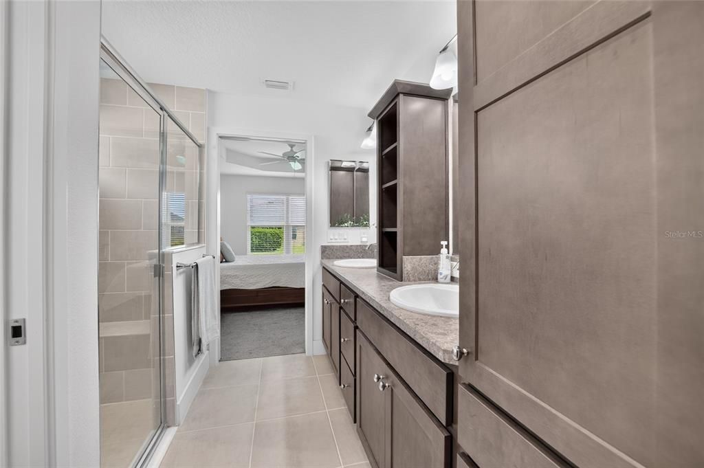 For Sale: $370,000 (3 beds, 2 baths, 1419 Square Feet)