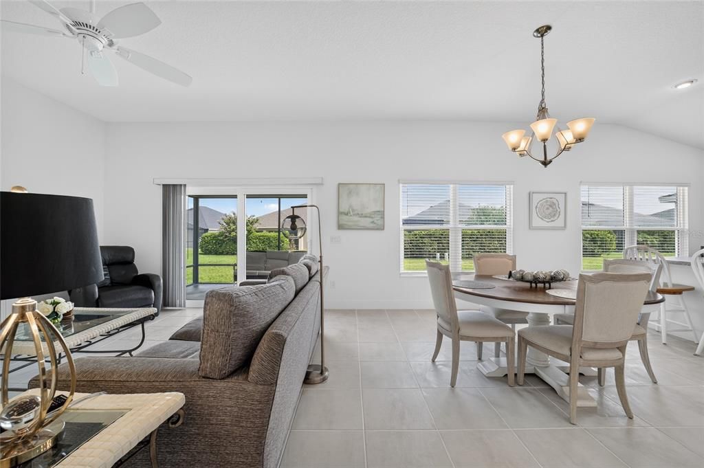 For Sale: $370,000 (3 beds, 2 baths, 1419 Square Feet)
