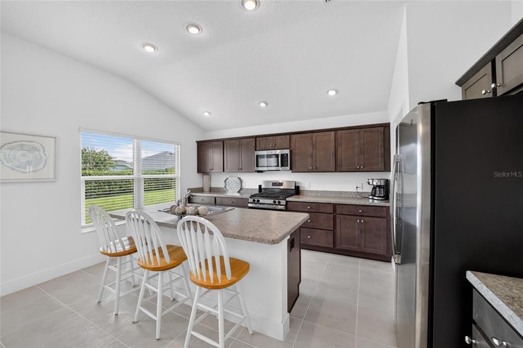 For Sale: $370,000 (3 beds, 2 baths, 1419 Square Feet)