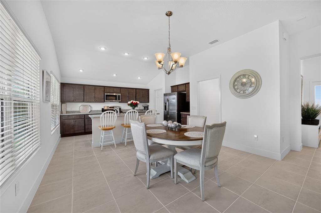 For Sale: $370,000 (3 beds, 2 baths, 1419 Square Feet)