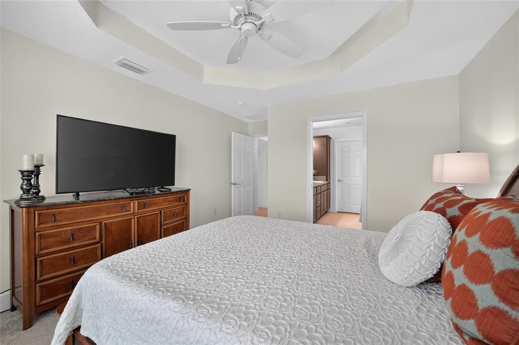 For Sale: $370,000 (3 beds, 2 baths, 1419 Square Feet)