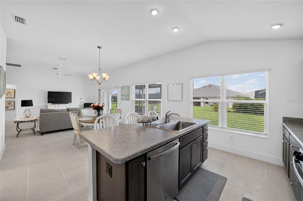 For Sale: $370,000 (3 beds, 2 baths, 1419 Square Feet)