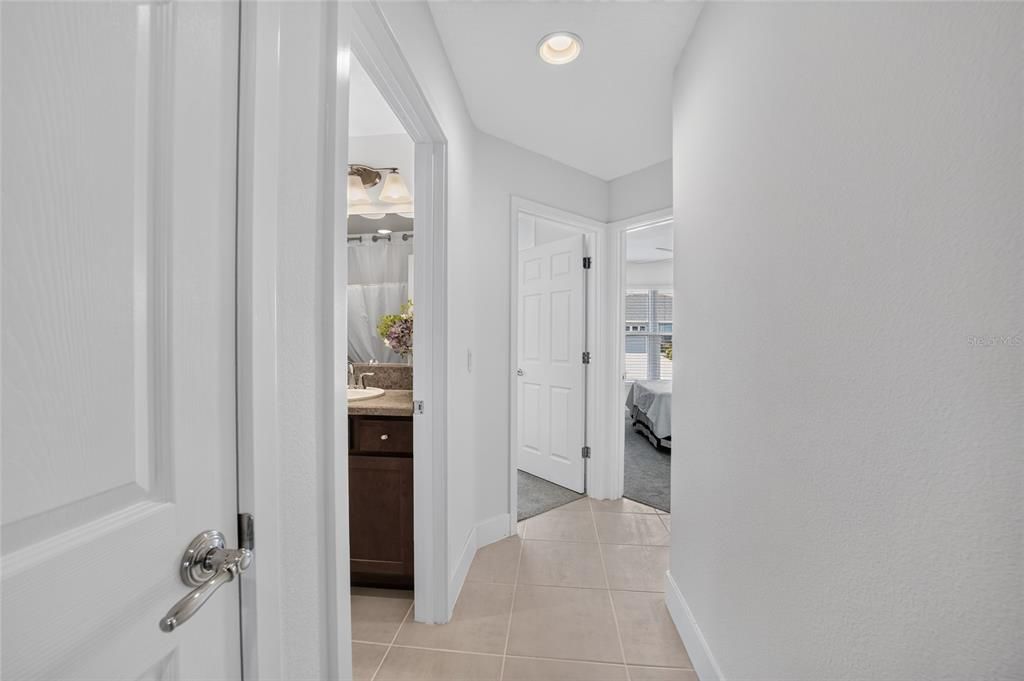 For Sale: $370,000 (3 beds, 2 baths, 1419 Square Feet)