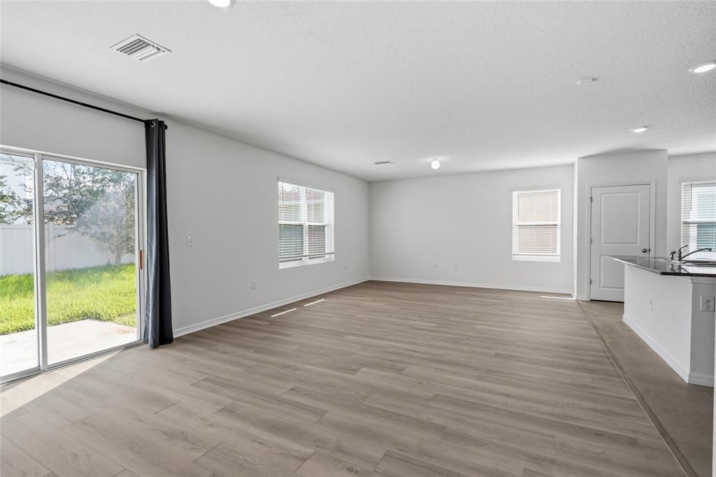 В аренду: $2,750 (4 спален, 2 ванн, 2260 Квадратных фут)