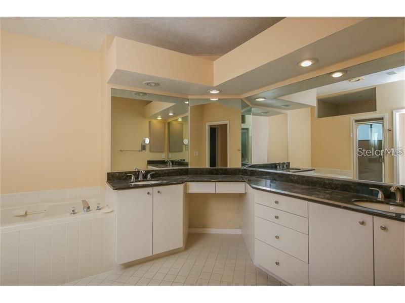 For Sale: $630,000 (3 beds, 2 baths, 2352 Square Feet)